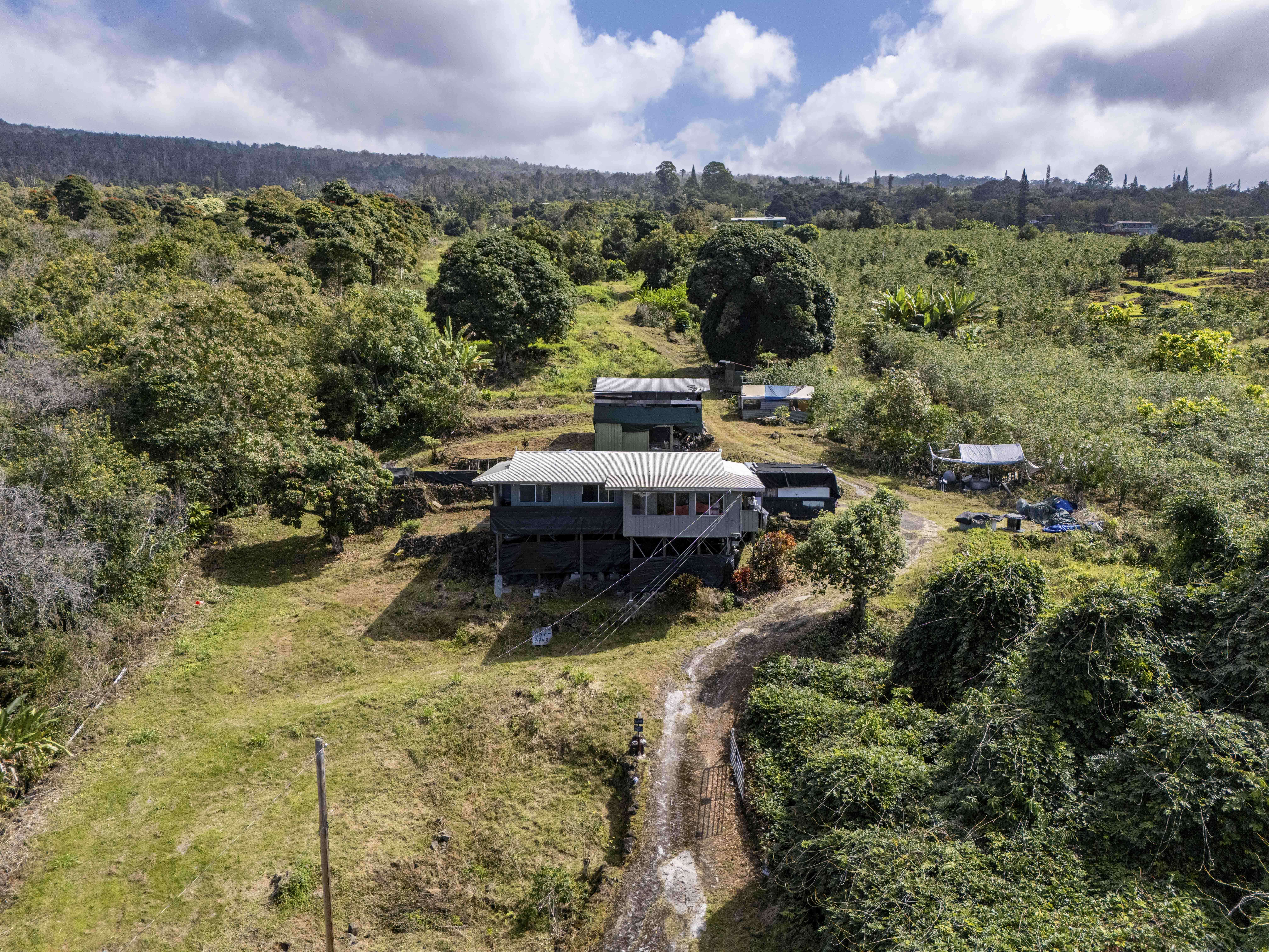 84-5186 MAMALAHOA HIGHWAY, Captain Cook, HI 96704