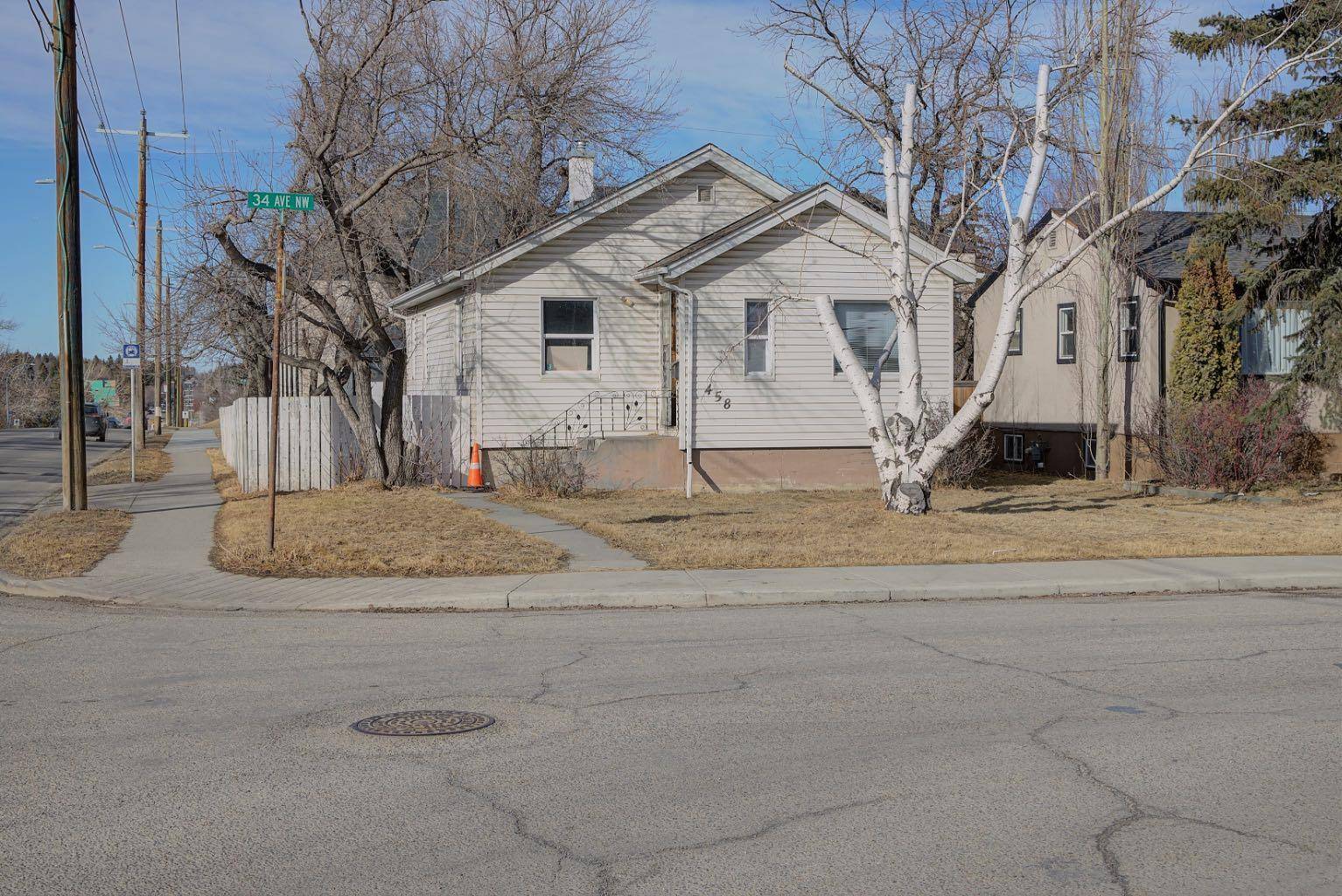 458 34 AVE NW, Calgary, AB T2K0B8