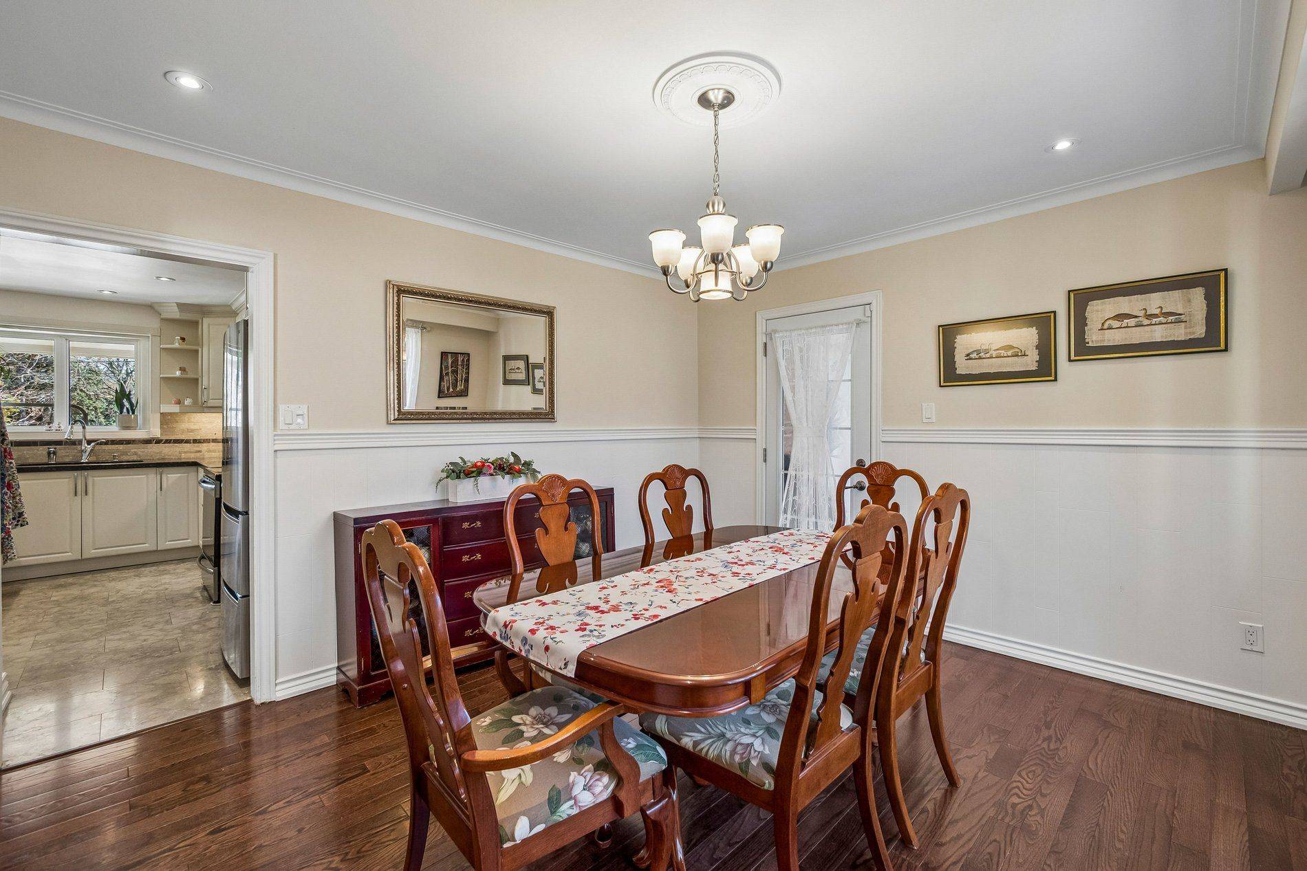 129 Bannatyne DR, Toronto C12, ON M2L 2P5