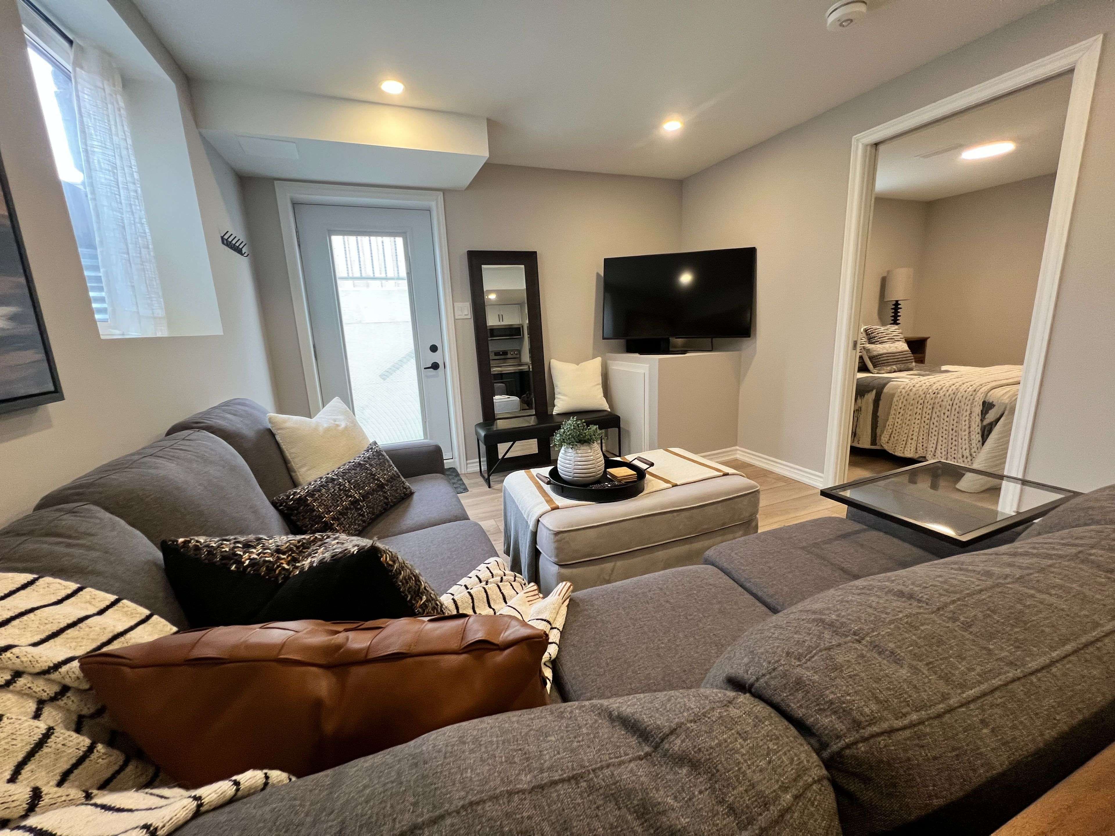 40 Cupples Farm LN #Lower, East Gwillimbury, ON L0G 1M0