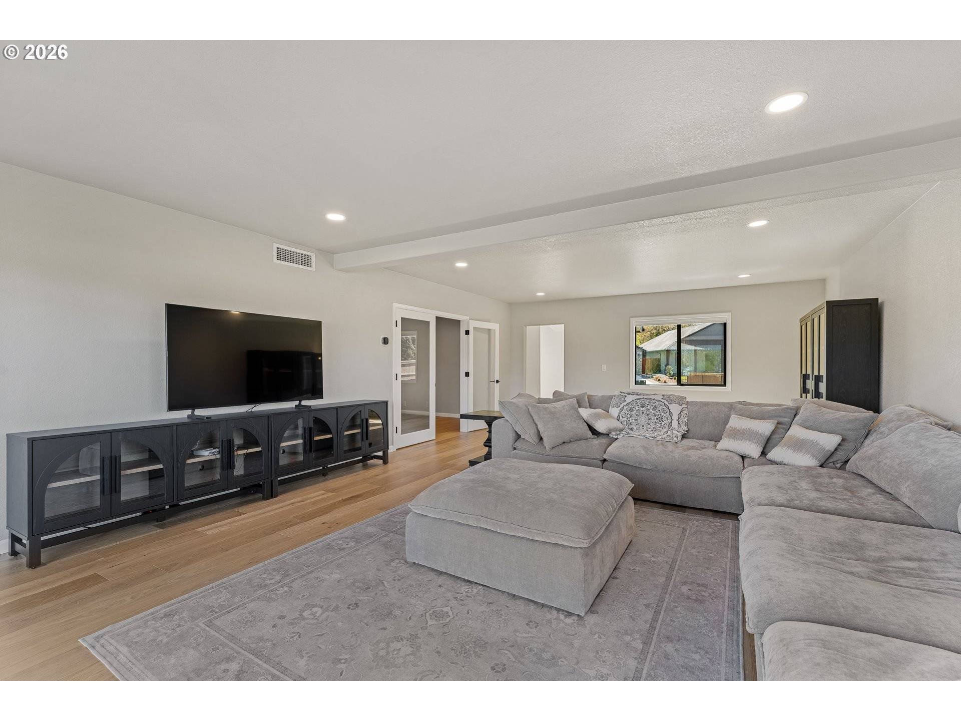 1030 SW River Mist LN, Grants Pass, OR 97527