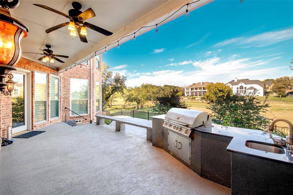 2206 Clearspring Drive N, Irving, TX 75063