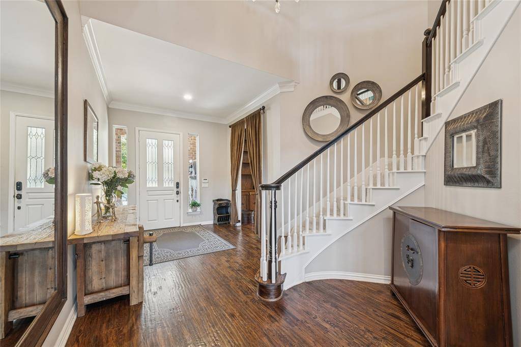 2206 Clearspring Drive N, Irving, TX 75063