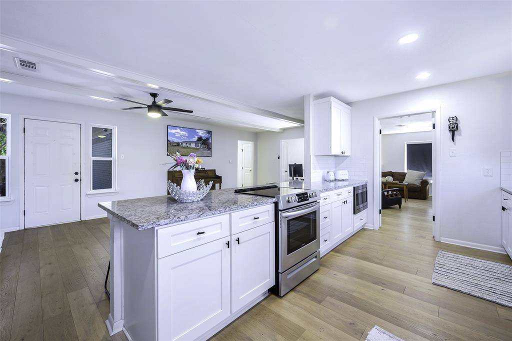 529 Summit Drive, Richardson, TX 75081