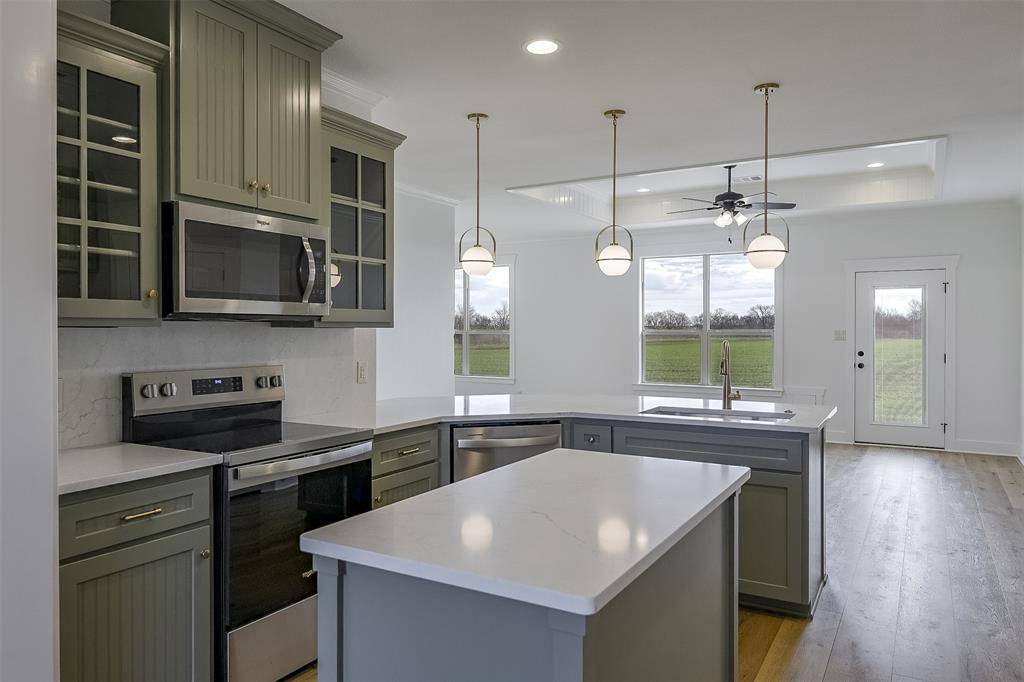 138 Zmolek Road, Alma, TX 75119