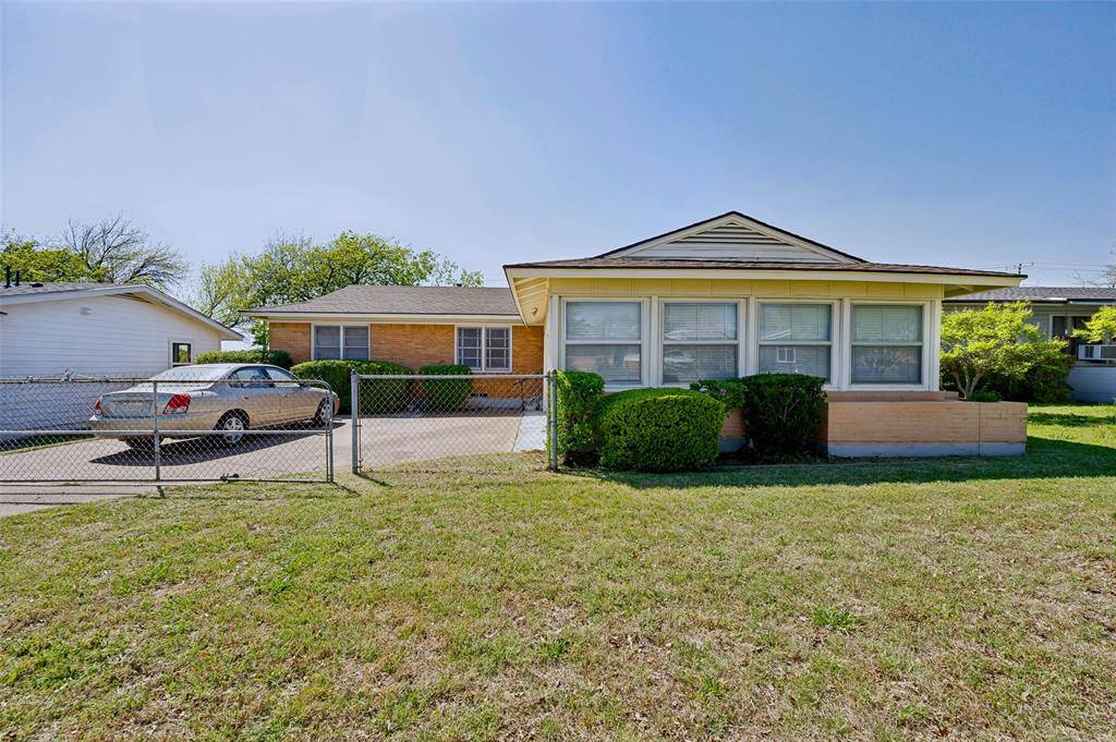 4123 Huckleberry Circle, Dallas, TX 75216