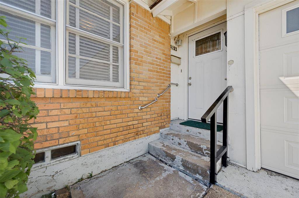 4123 Huckleberry Circle, Dallas, TX 75216