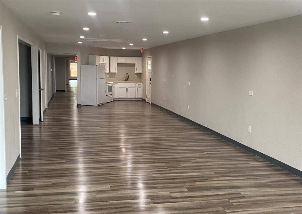 3325 IH 30, Mesquite, TX 75150
