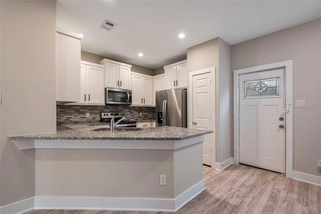 5000 Linder Avenue, Dallas, TX 75215