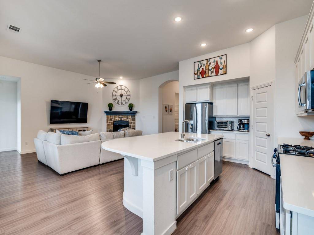 1557 Wyler Drive, Forney, TX 75126