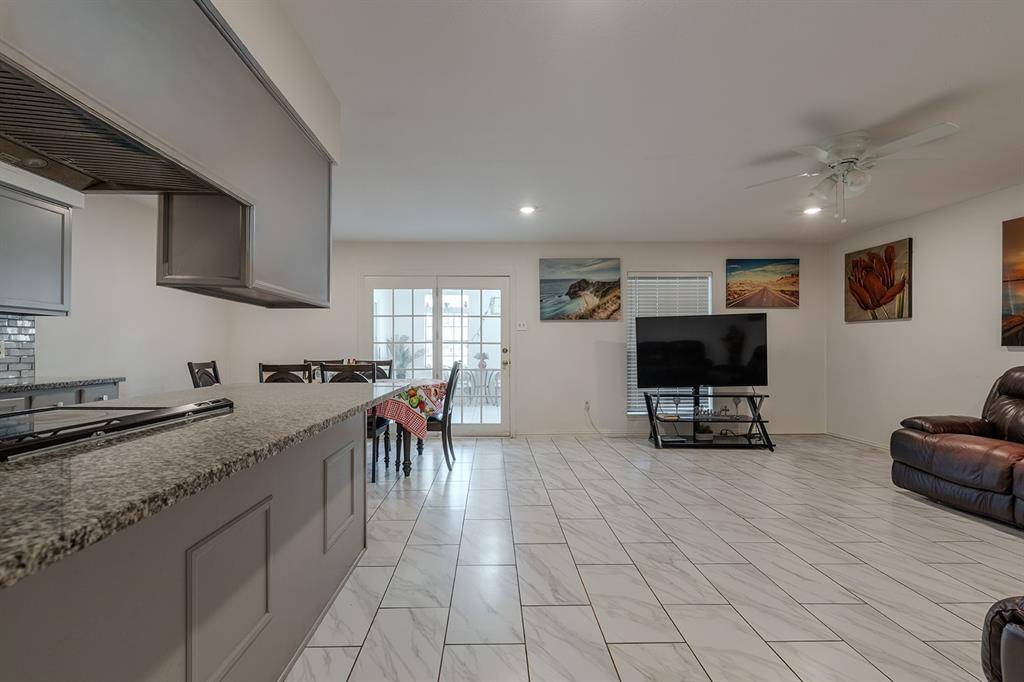 2721 W Oakdale Road, Irving, TX 75060