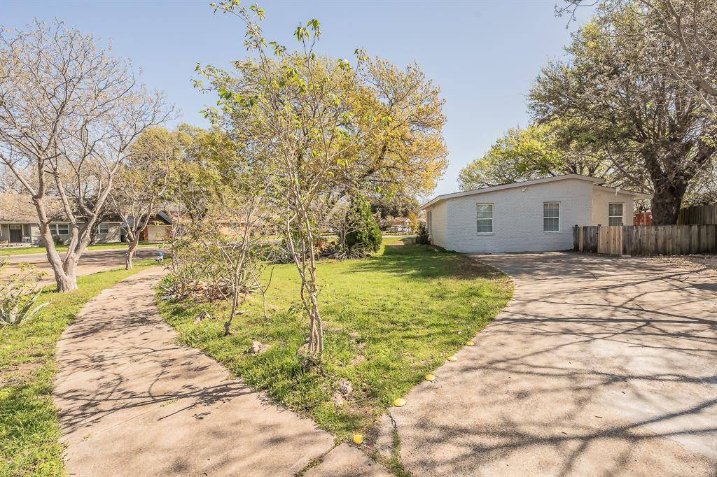 2204 Dunloe Avenue, Dallas, TX 75228