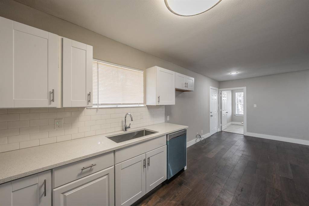 2204 Dunloe Avenue, Dallas, TX 75228