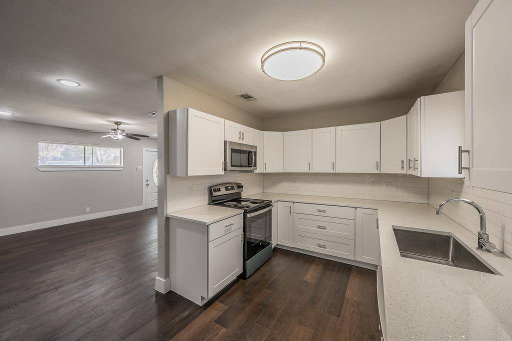 2204 Dunloe Avenue, Dallas, TX 75228