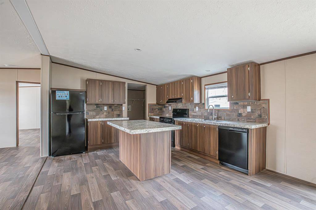 2013 Spring Court, Azle, TX 76020