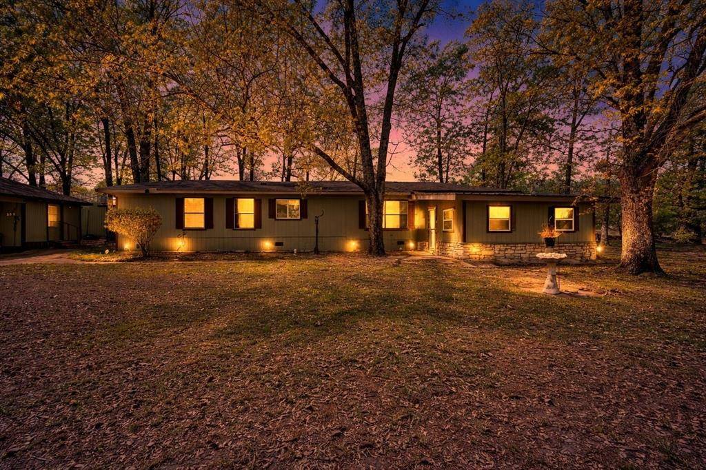 321 Rs County Road 3310, Emory, TX 75440