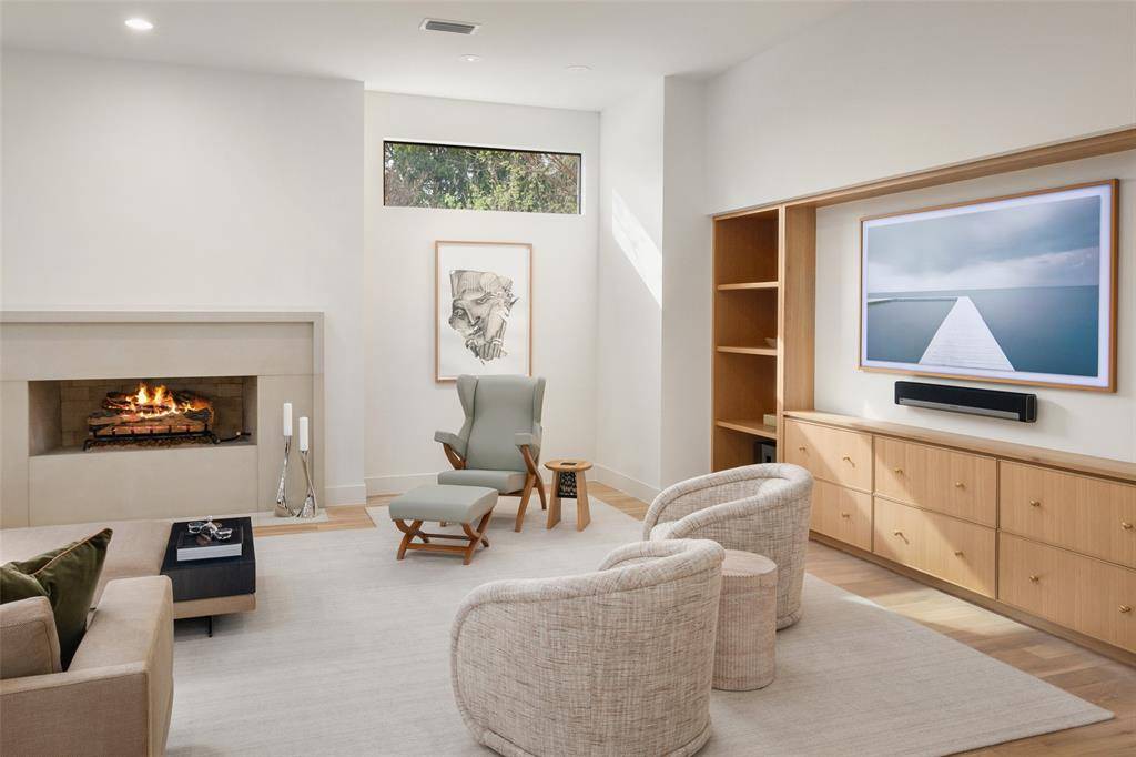 5000 W Hanover Avenue, Dallas, TX 75209