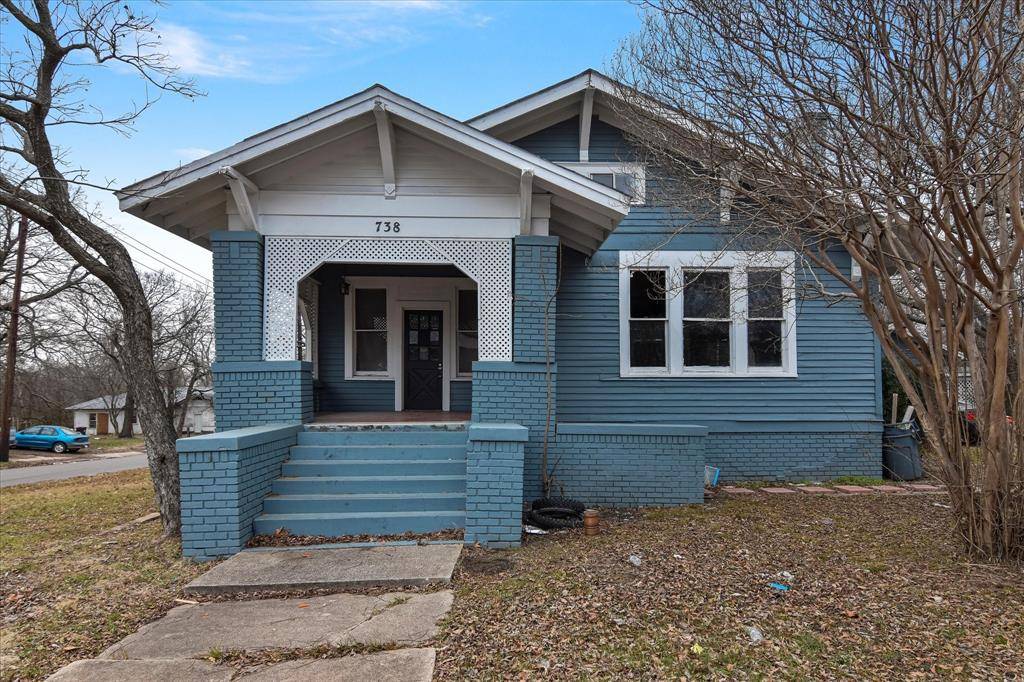 738 SW 1st Street, Paris, TX 75460