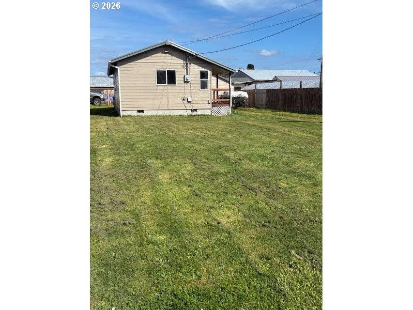 130 N 7TH ST, Lakeside, OR 97449