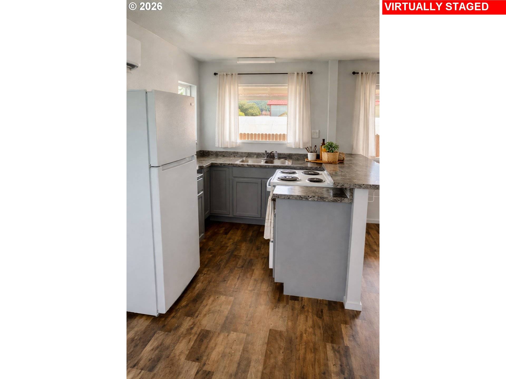 130 N 7TH ST, Lakeside, OR 97449