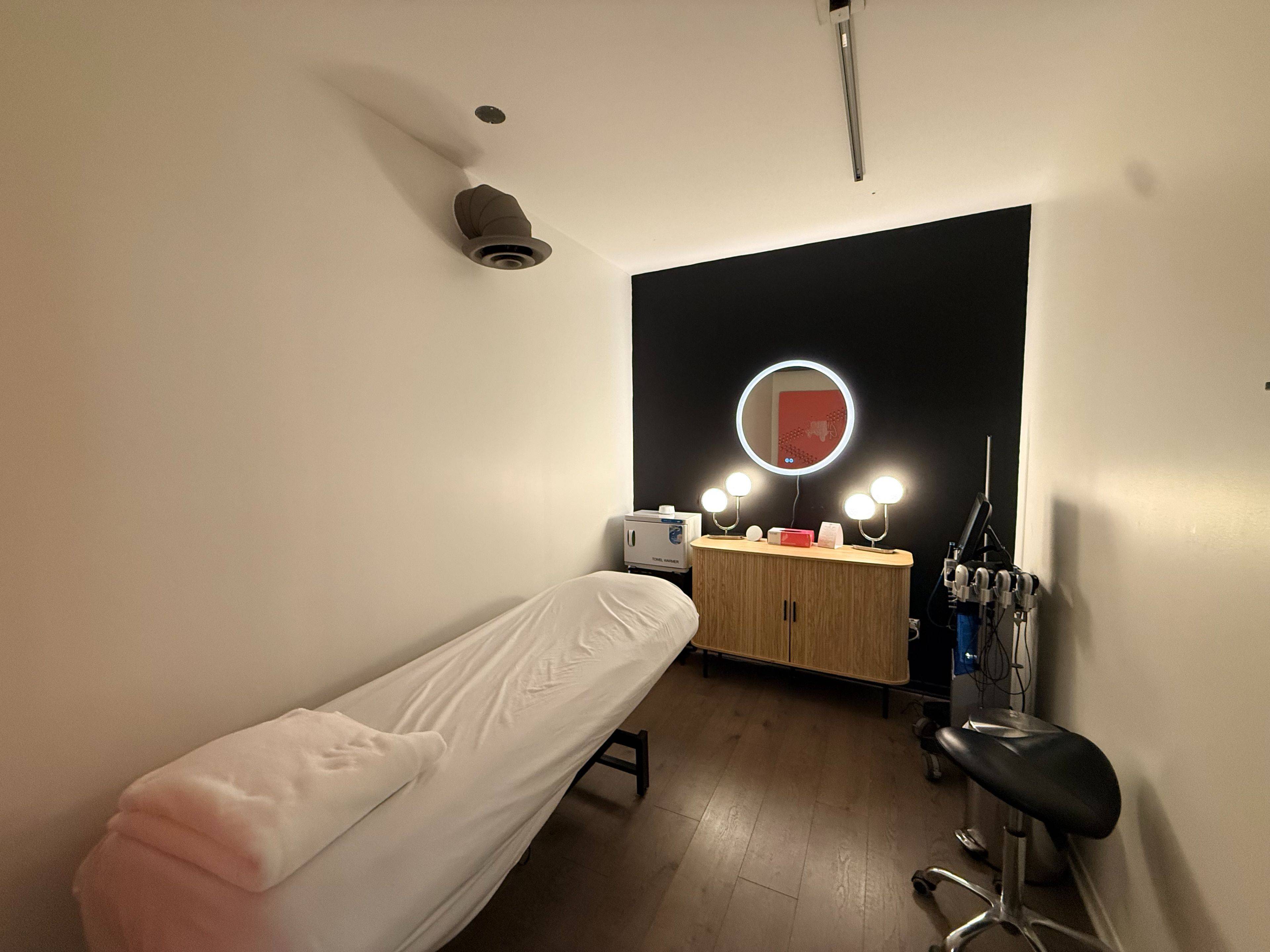 408 Churchill AVE #A, Carlingwood - Westboro And Area, ON K1Z 5C6