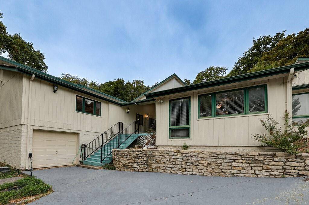 1405 Blackhill Court, Arlington, TX 76012