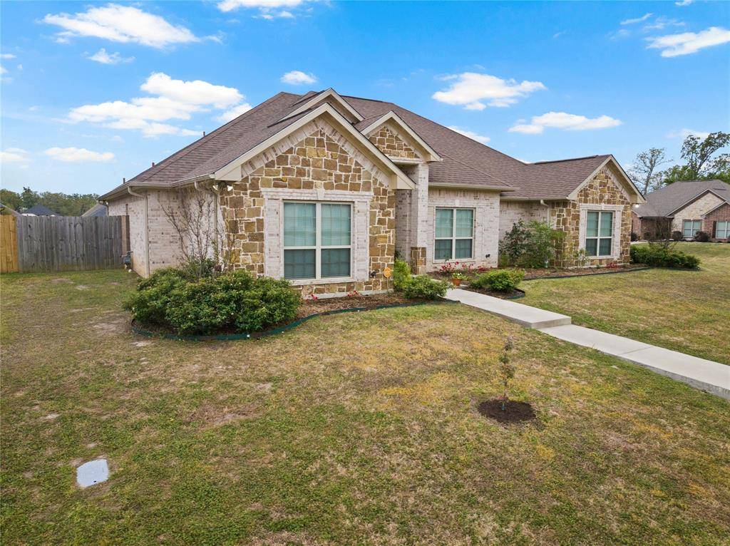 1000 Stone Bridge, Mount Pleasant, TX 75455