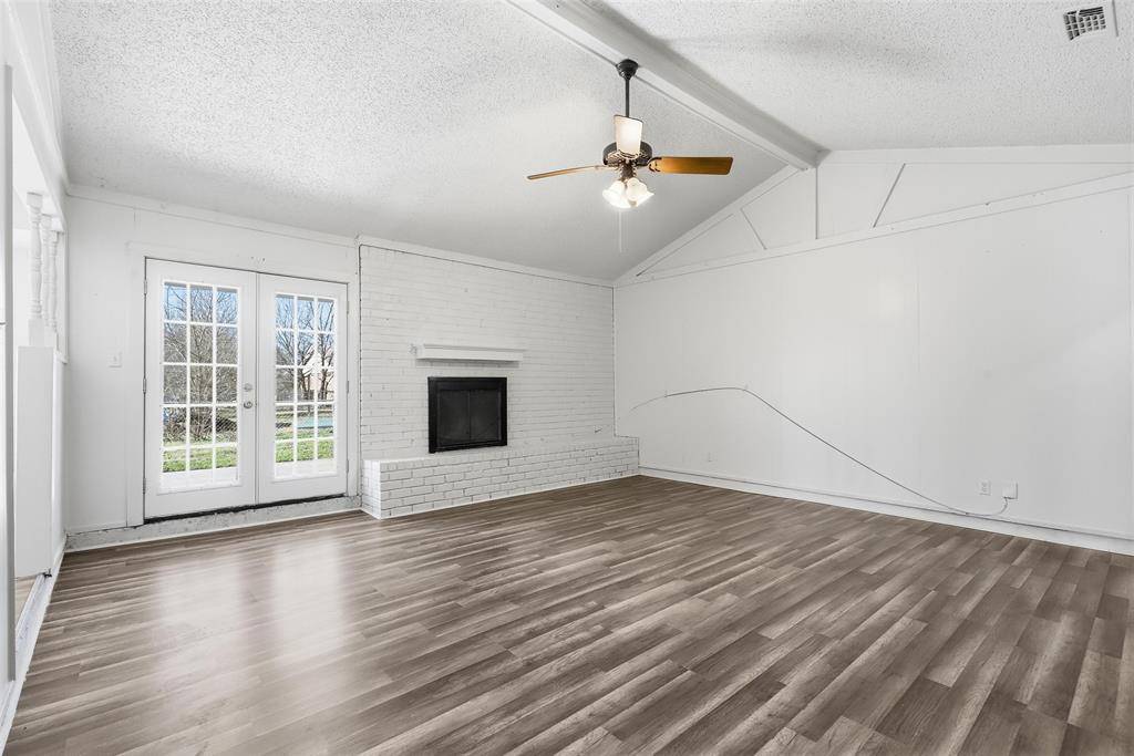 125 N Jessup Street, Alvarado, TX 76009