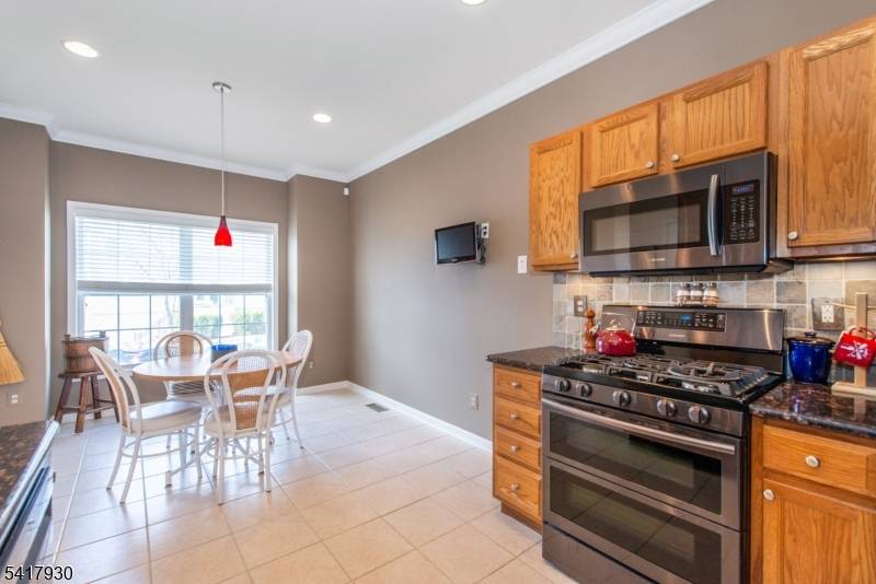 239 Terrace Lake Dr, Butler Boro, NJ 07405