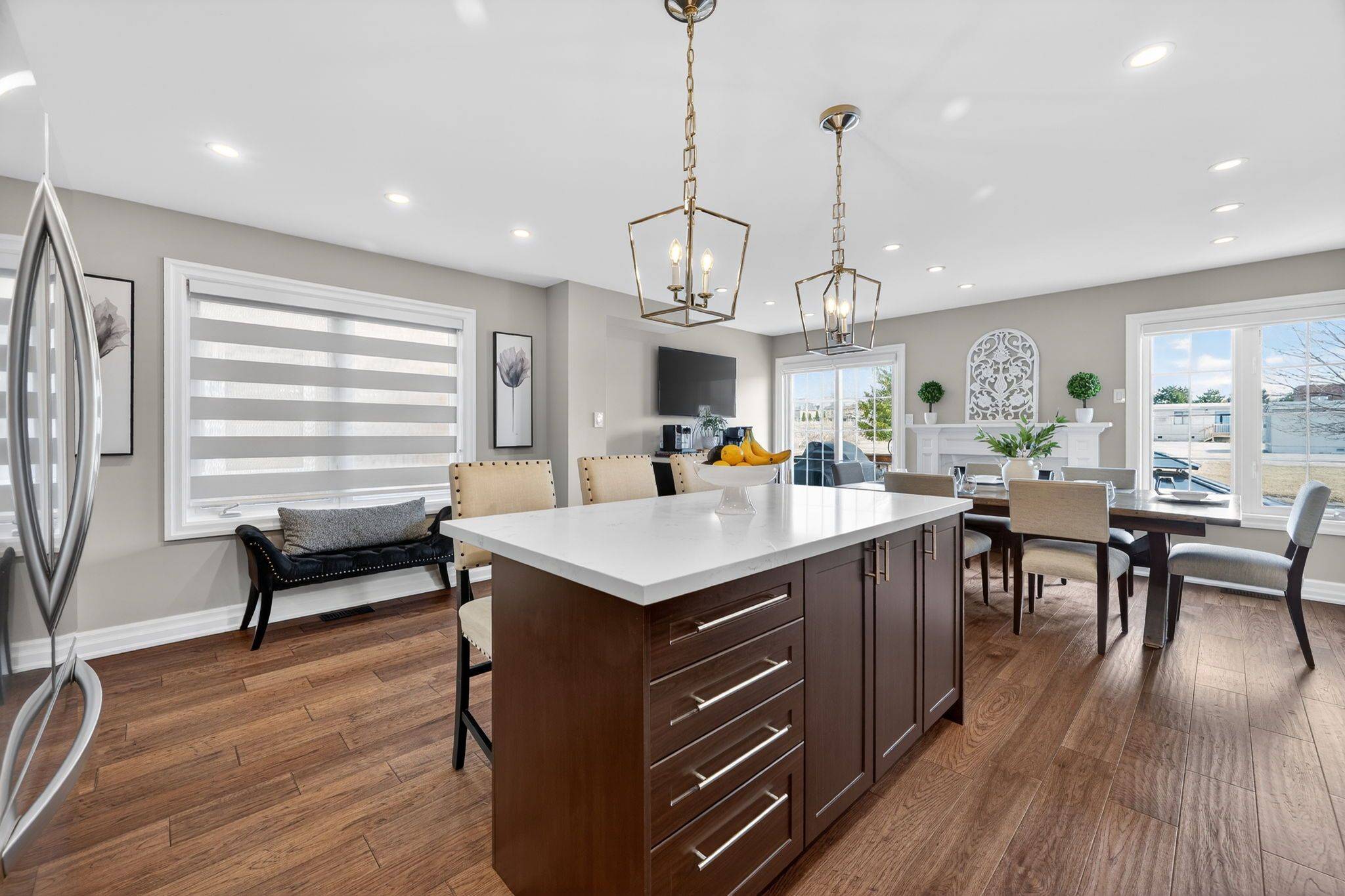 123 RUSSEL DR, Bradford West Gwillimbury, ON L3Z 3B9