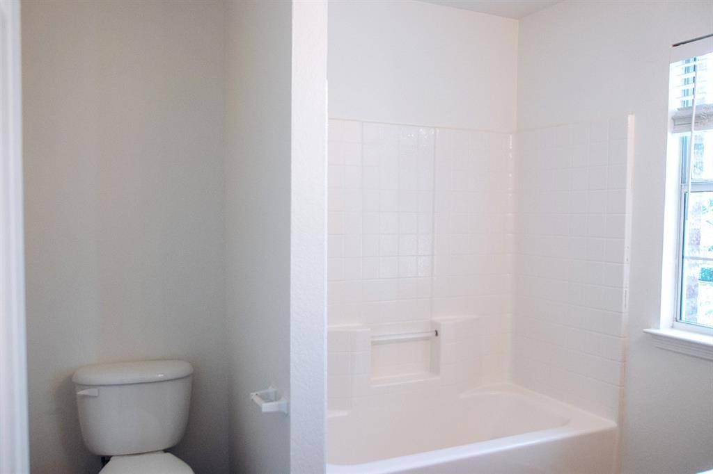 4707 Valleyview Drive, Mansfield, TX 76063