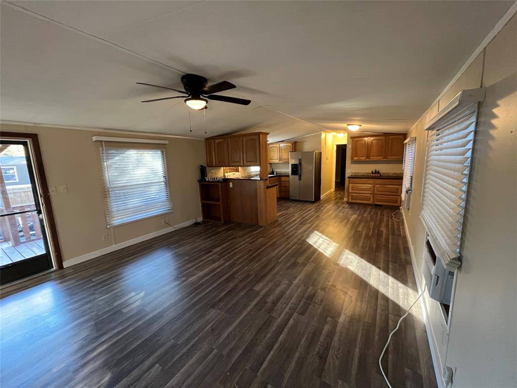 126 Briar Oaks Drive, Azle, TX 76020