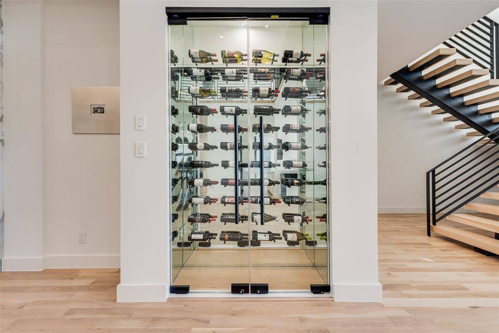 6411 Royal Lane, Dallas, TX 75230