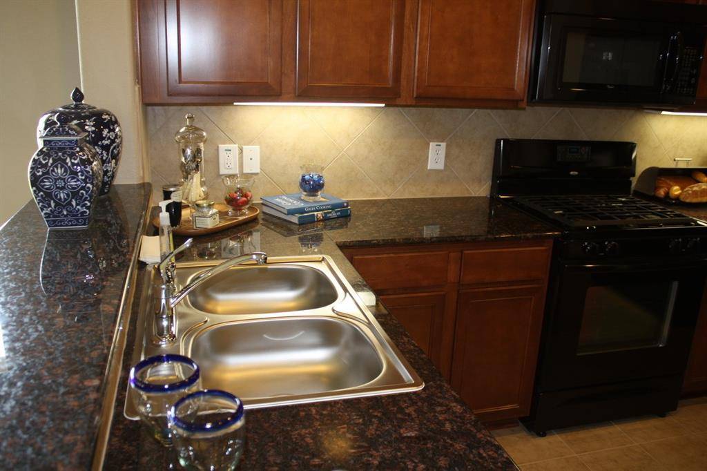 2777 cresent lake Drive, Little Elm, TX 75068