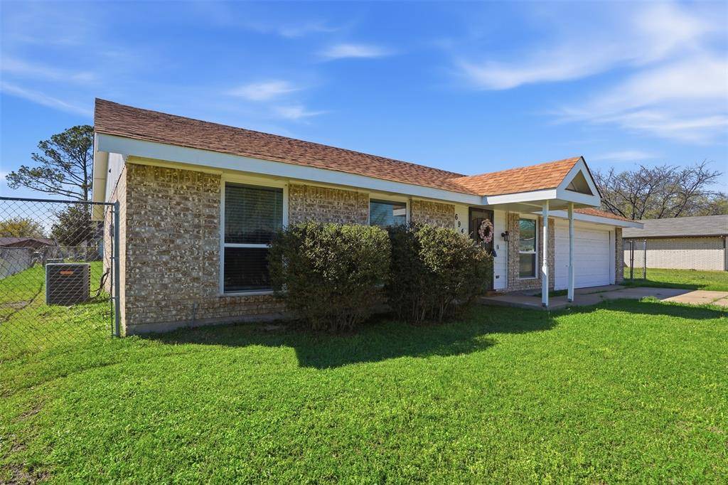 6944 Knob Hill Road, Forest Hill, TX 76140