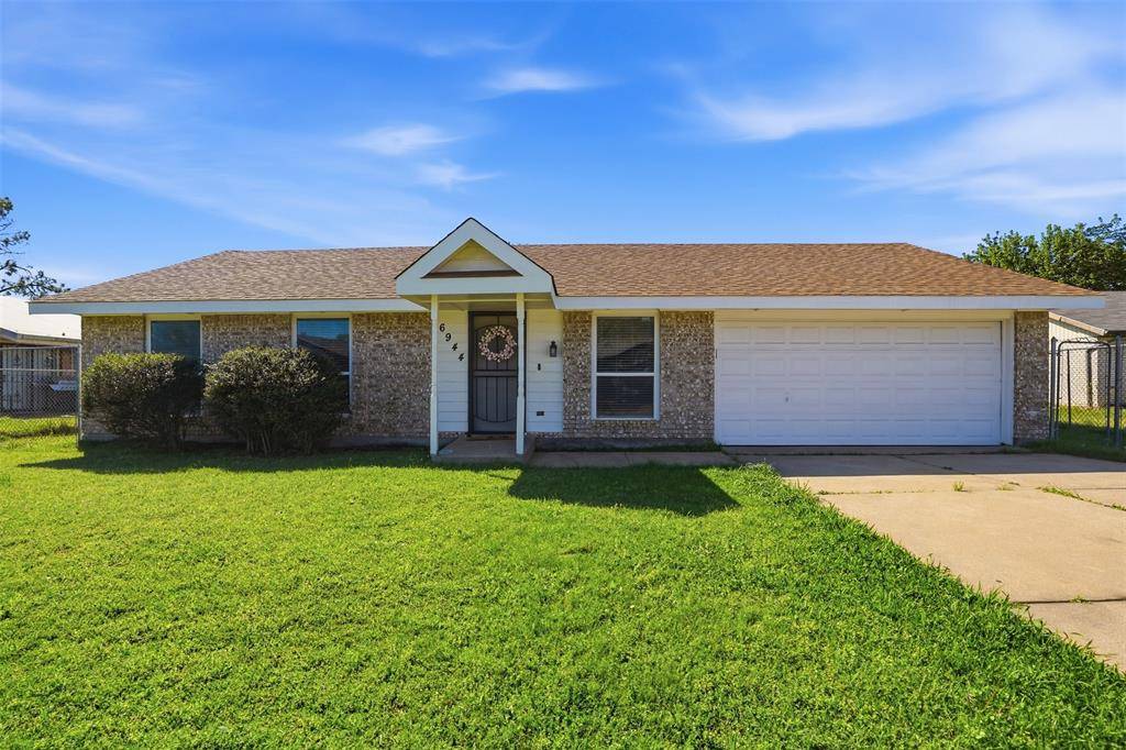 6944 Knob Hill Road, Forest Hill, TX 76140