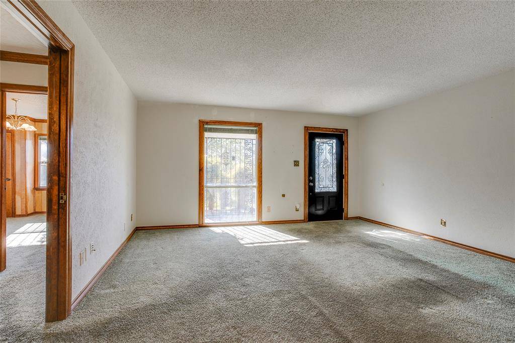 614 Marshalldell Avenue, Dallas, TX 75211