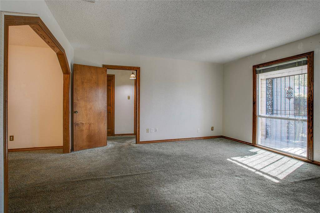 614 Marshalldell Avenue, Dallas, TX 75211