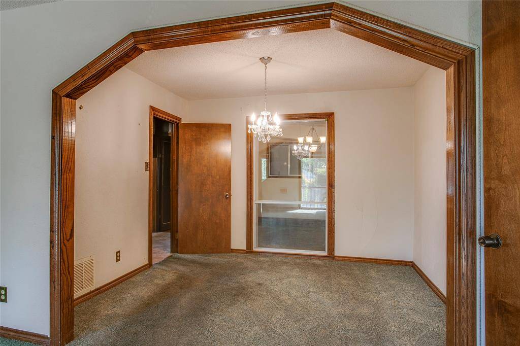 614 Marshalldell Avenue, Dallas, TX 75211