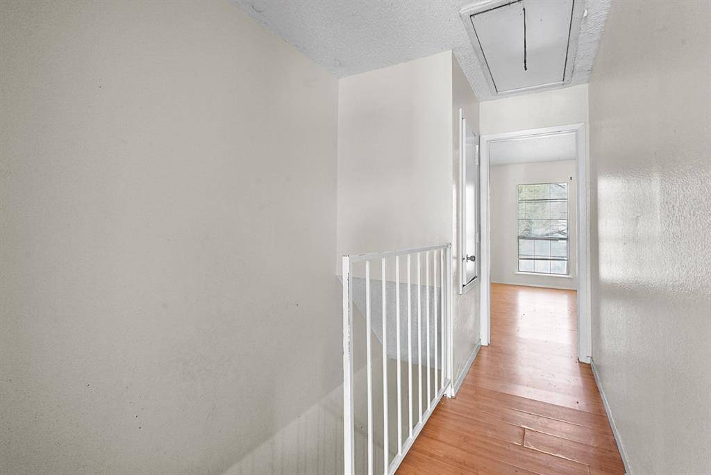 9415 Olde Towne Row, Dallas, TX 75227