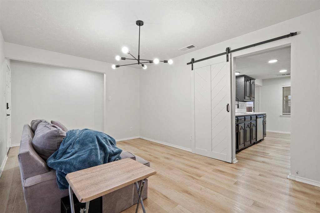 514 Bow Arrow Drive, Dallas, TX 75224