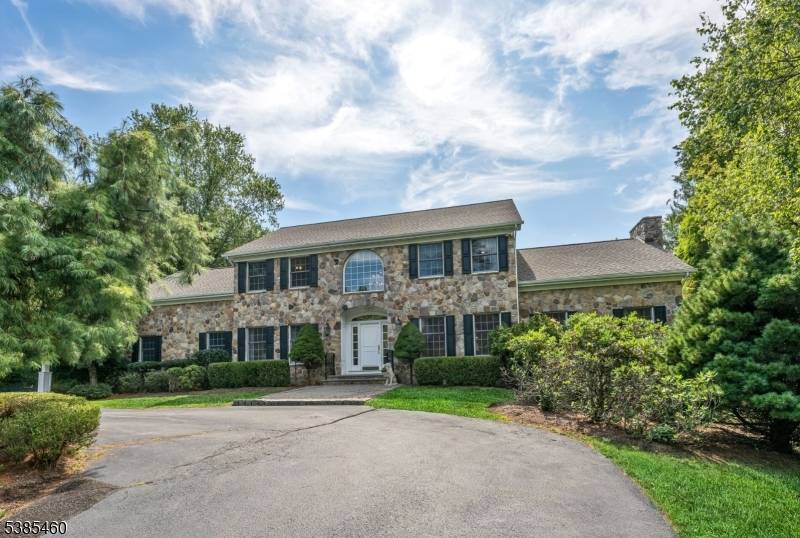 193 Pulis Ave, Franklin Lakes Boro, NJ 07417