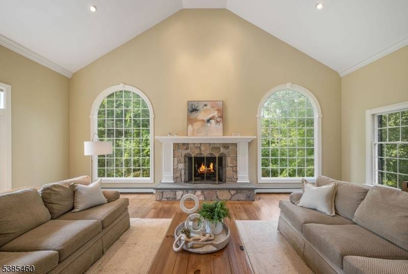 193 Pulis Ave, Franklin Lakes Boro, NJ 07417