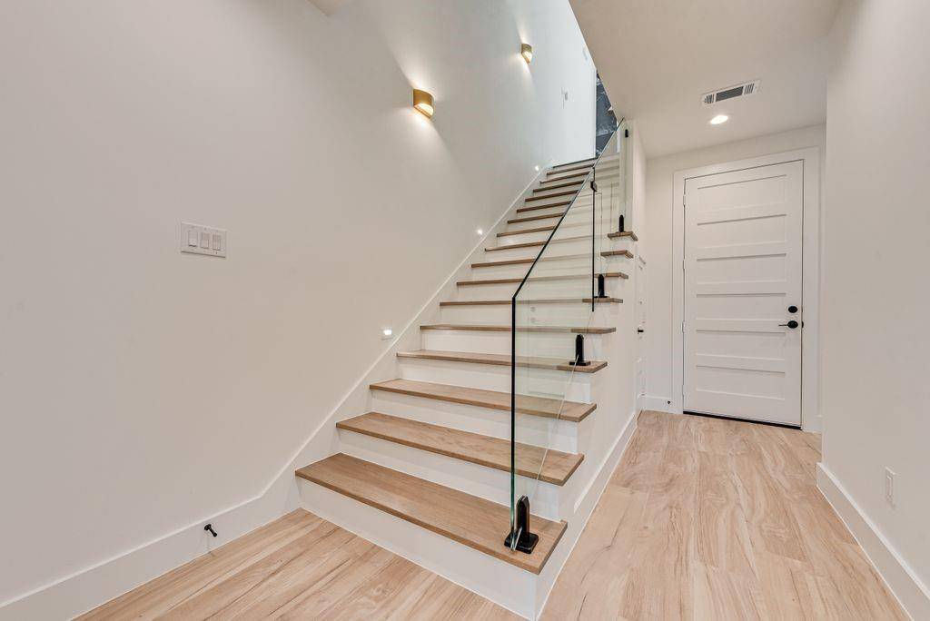 918-920 Duluth, Dallas, TX 75212