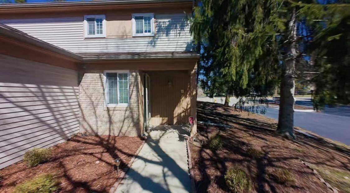 6379 Hunter Pointe ST, Westland, MI 48185