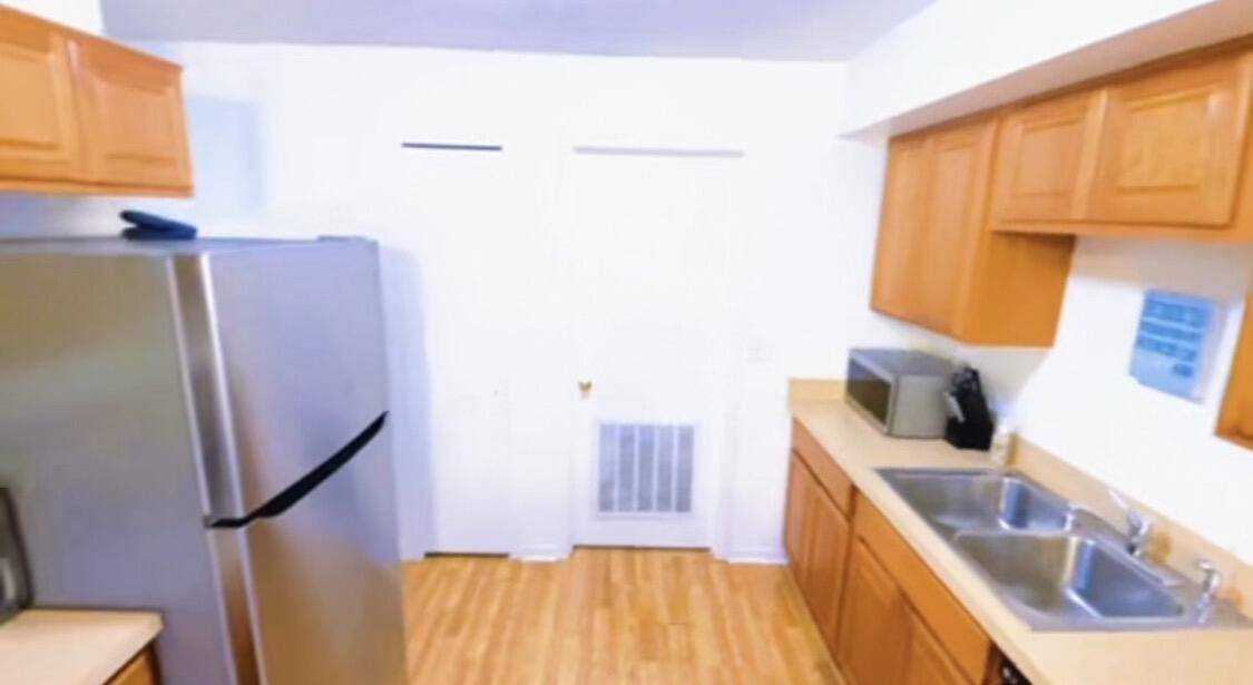 6379 Hunter Pointe ST, Westland, MI 48185