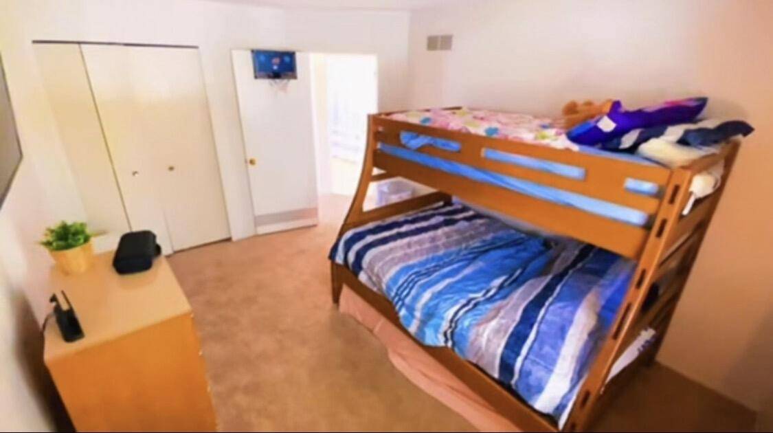 6379 Hunter Pointe ST, Westland, MI 48185