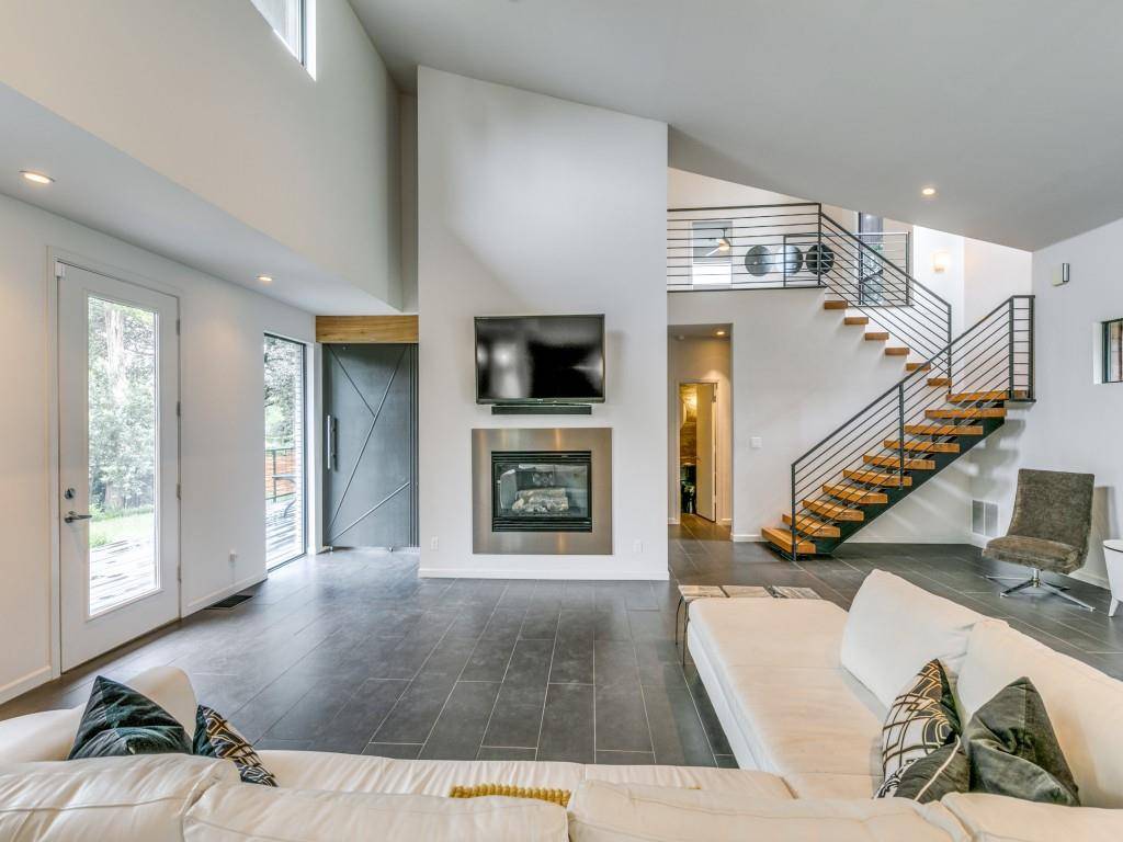 919 Knott Place, Dallas, TX 75208