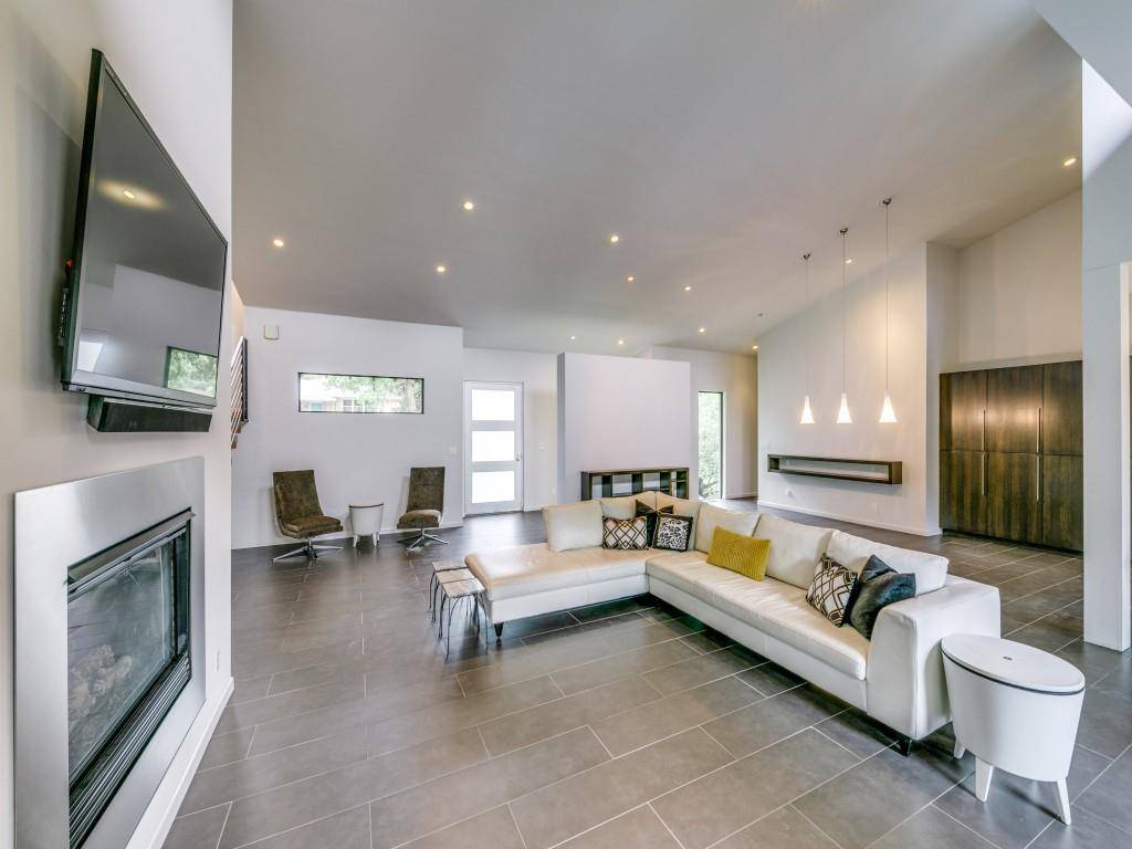 919 Knott Place, Dallas, TX 75208