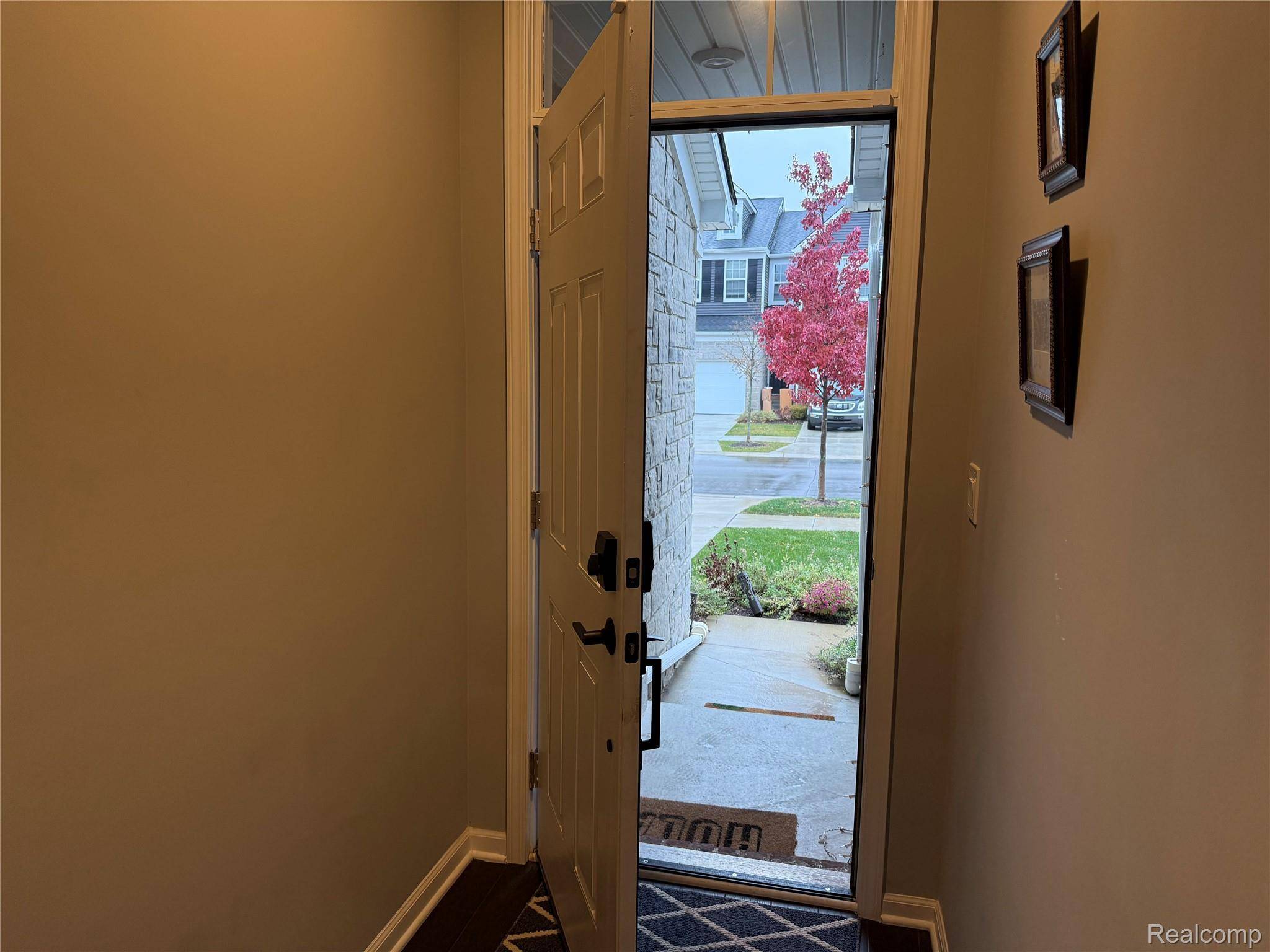 4811 Broomfield WAY, Lake Orion Village, MI 48359